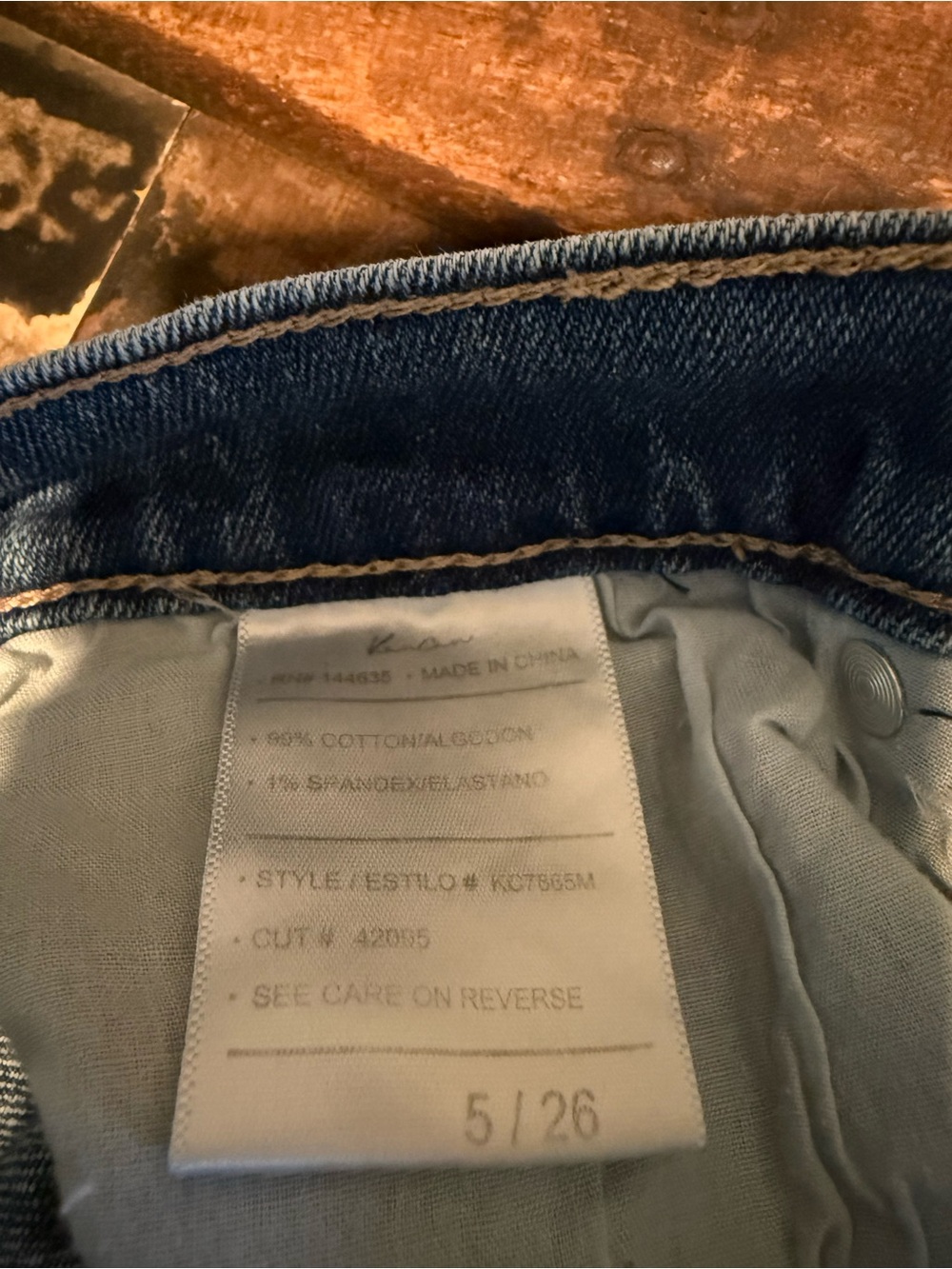 Kancan High Rise Distressed Mom Jeans Light Wash Size 5/26 - Picture 5 of 5